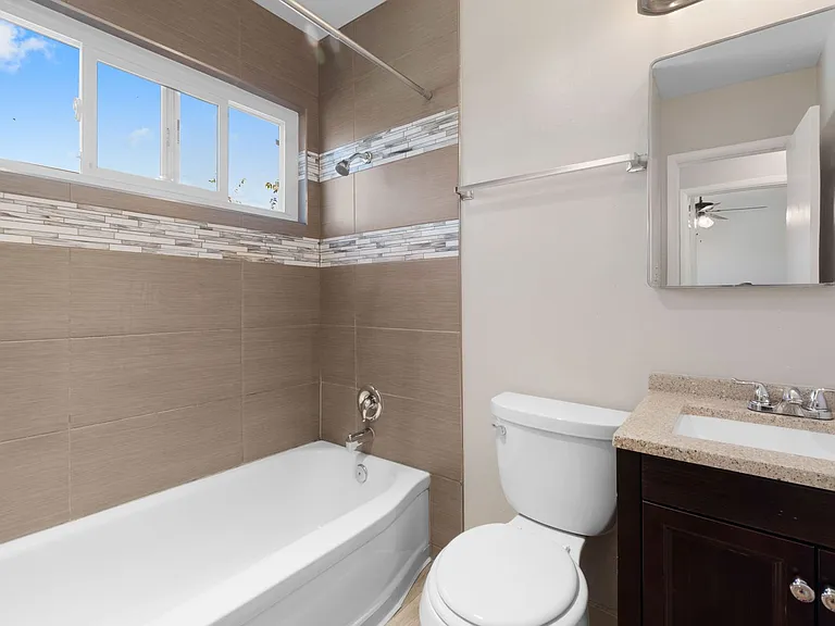 58 Vine Street — Photo 17