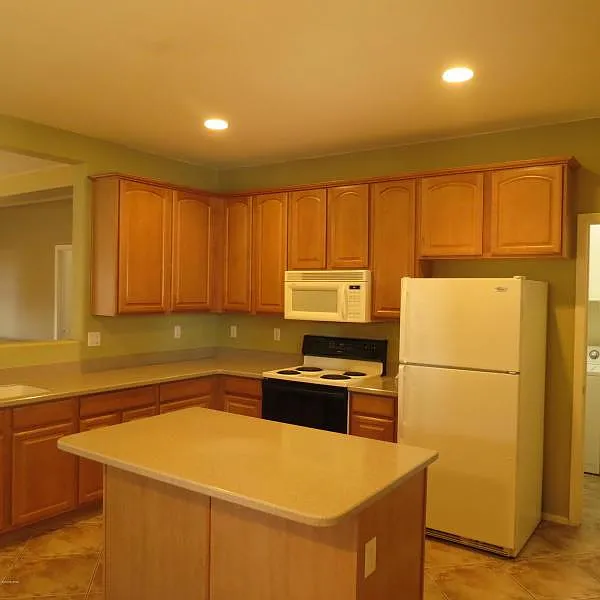3 bed, 1560 sqft, $1,895 — Photo 3