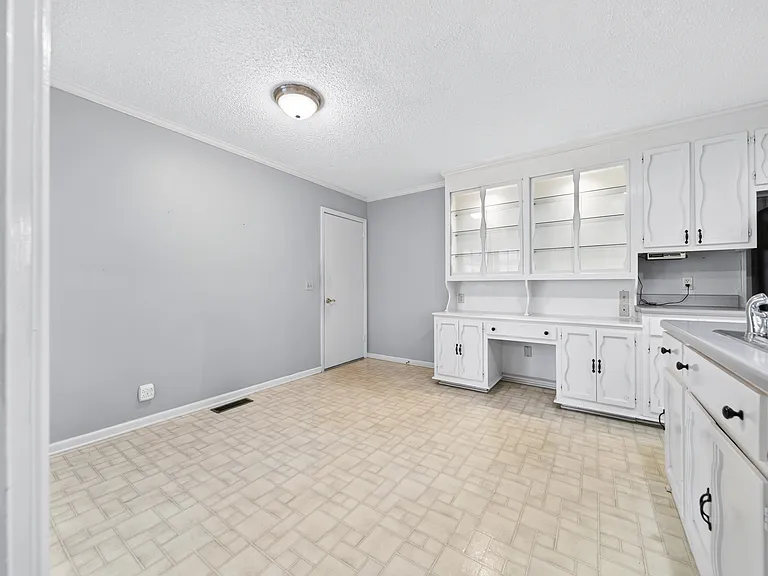 120 Briarwood Dr — Photo 31