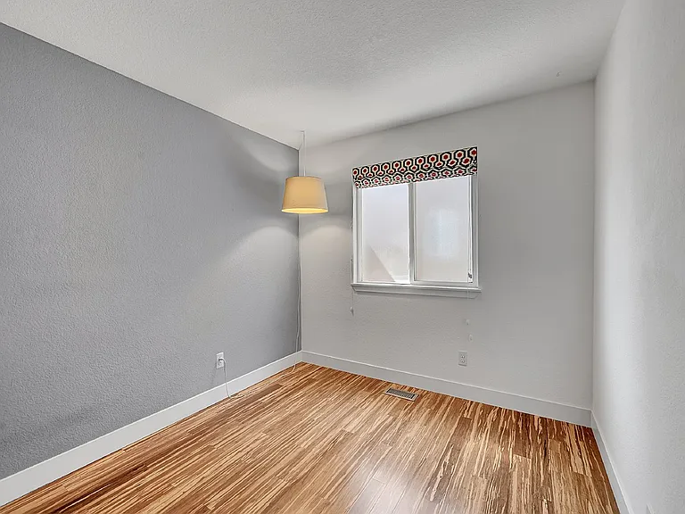 1560 Bain Dr — Photo 16