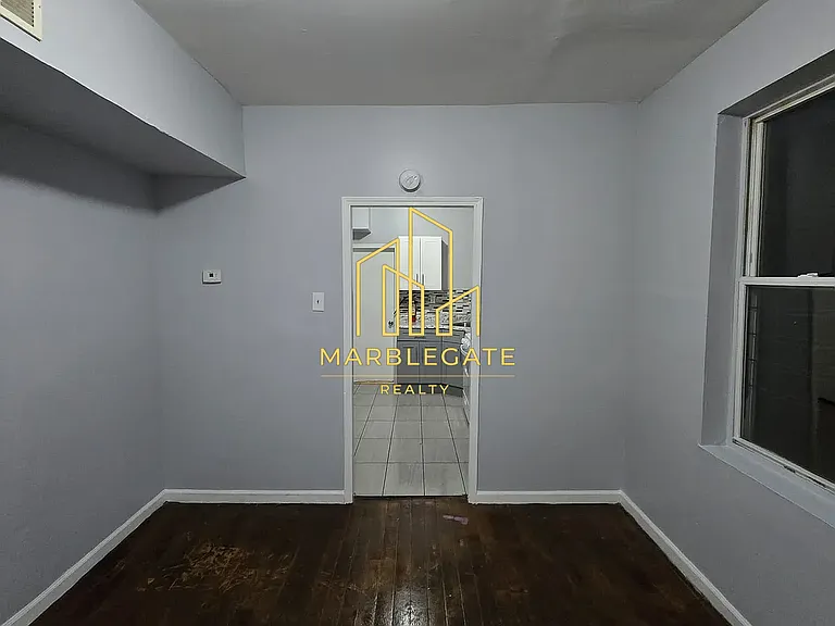 310-312 14th Ave #55 — Photo 6
