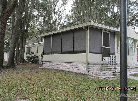 SCREEN ROOM SIDE VIEW