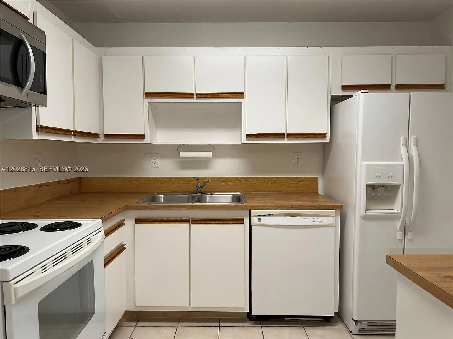 2 bed, 1003 sqft, $2,100 — Photo 2