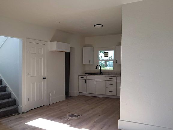 3rd image of 105 14th St
