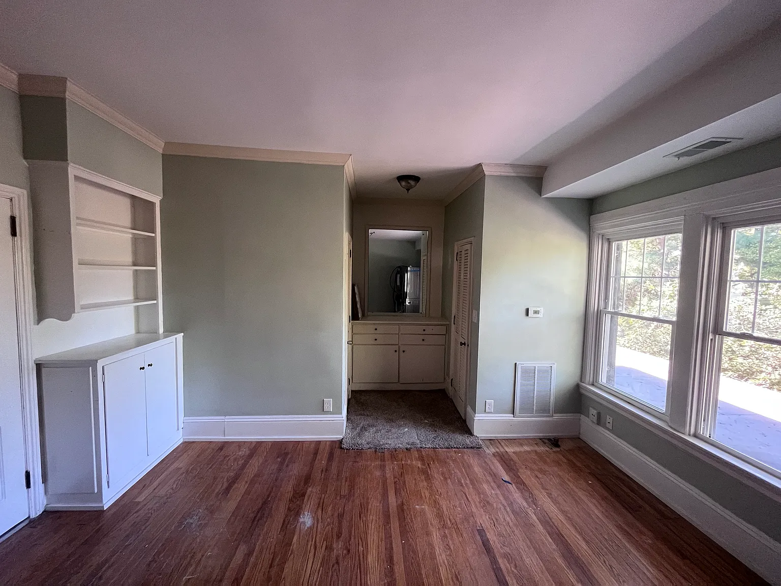 3 bed, 1200 sqft, $1,600 — Photo 2