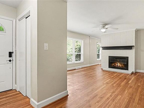3rd image of 3016 Kinnamon Rd