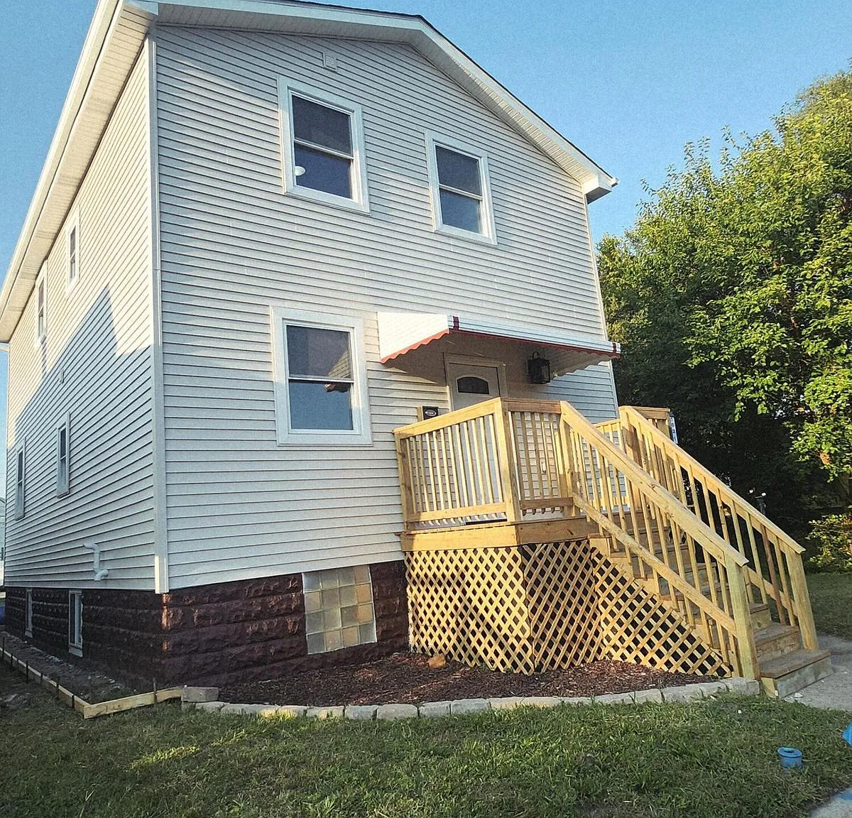 4 bed, 1656 sqft, $2,600 — Photo 1