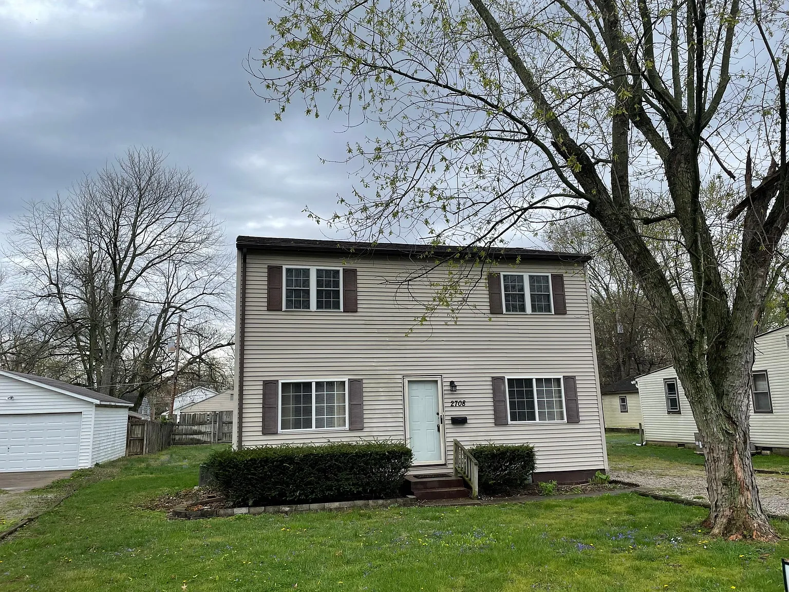 2708 S Englewood Ave photo 1