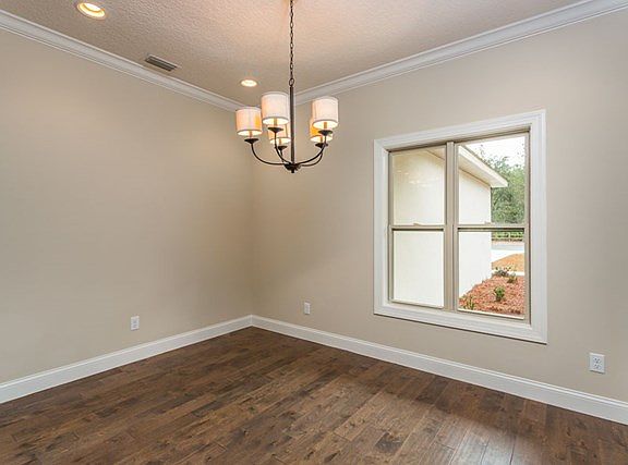 3rd image of 136 Carolwoods Dr