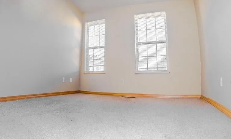 2866 W Hillshire Dr — Photo 6
