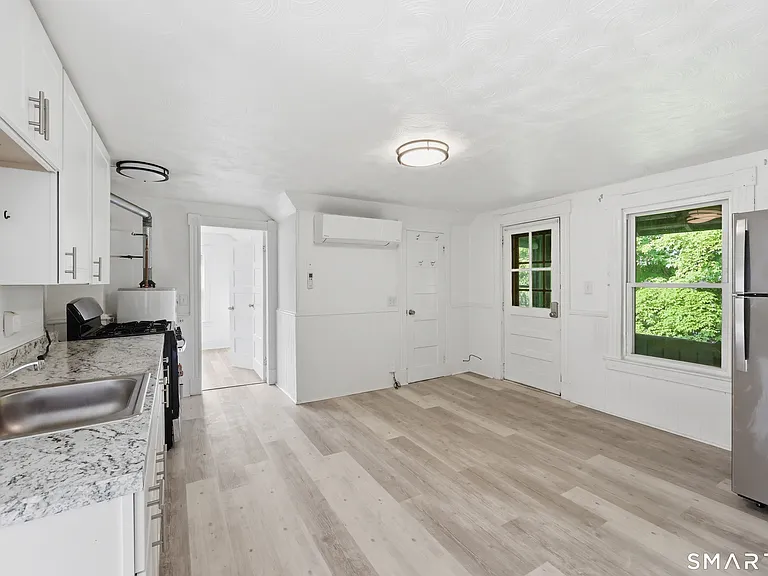 115 Main St #3 — Photo 4