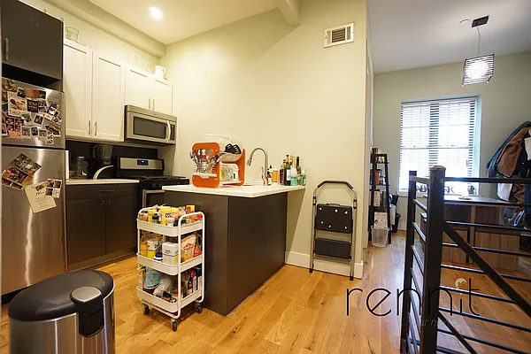 Rented by Rennit Inc. | media 9