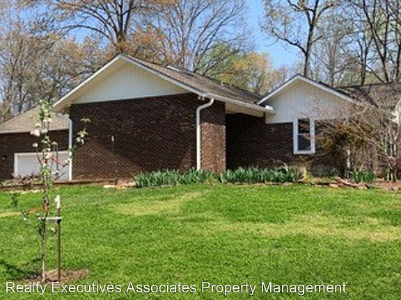 3rd image of 504 Mountain Breeze Ln