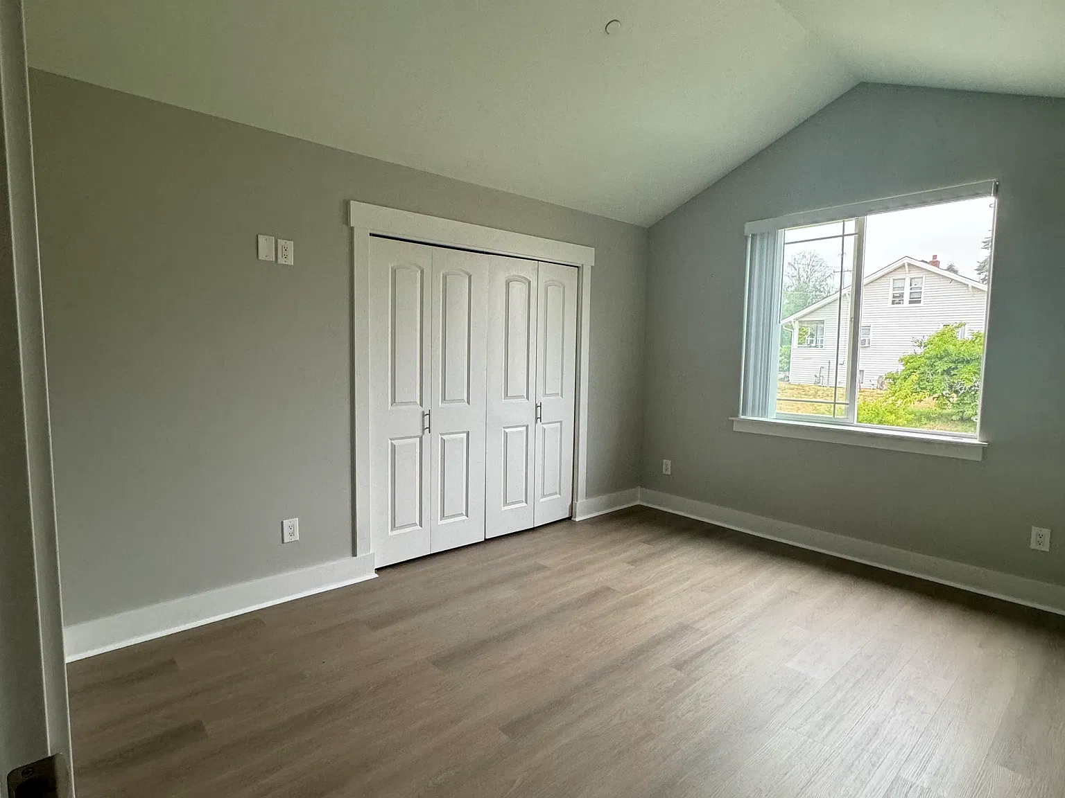 5 bed, 2970 sqft, $750 — Photo 4