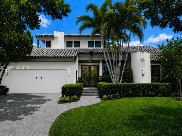 913 Diplomat Pkwy, Hallandale Beach, FL 33009