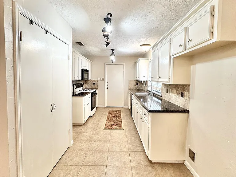 11614 Easterling Dr — Photo 11