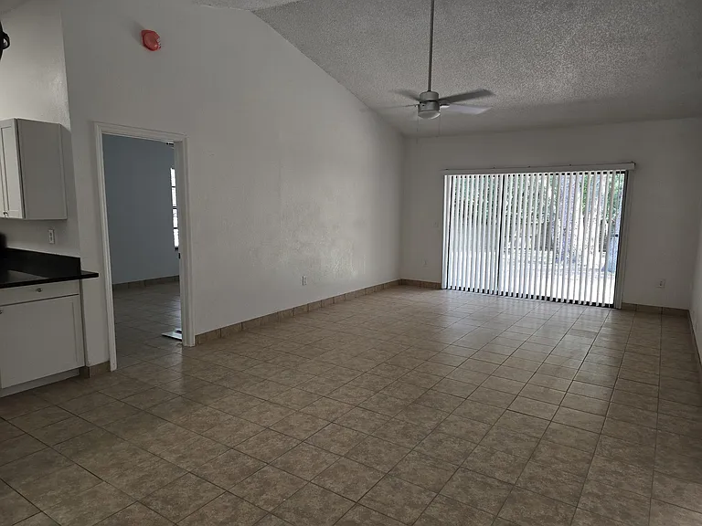 Orange Grove Ave — Photo 13