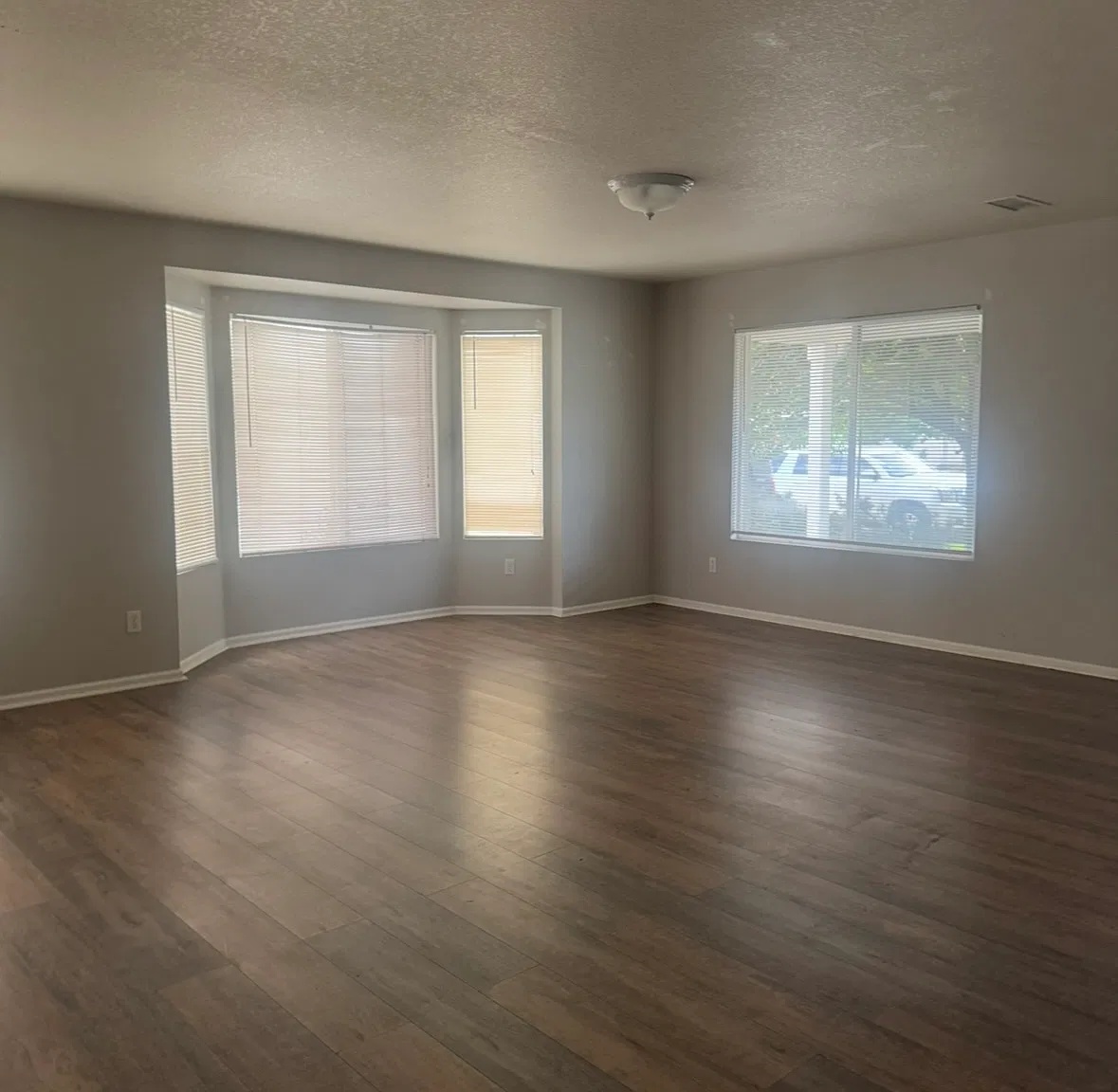 4 bed, 2.5 bath, 3192 sqft, $3,100 — Photo 4