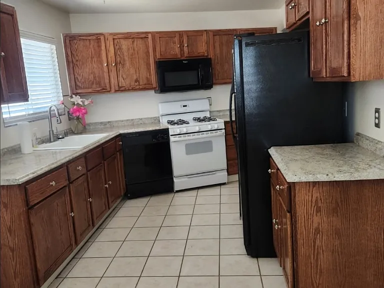 4814 E Harmon Ave — Photo 8