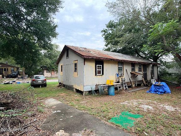 4th image of 1058 W 19TH Street
