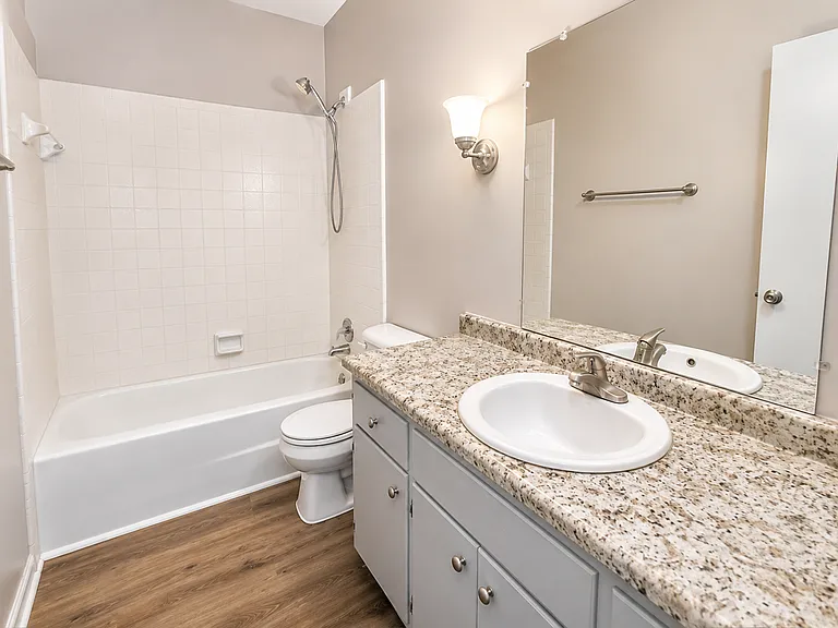 547 N Water Ave — Photo 10