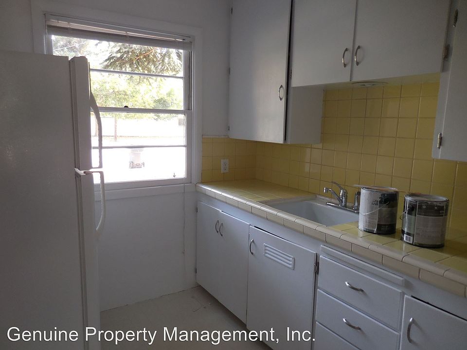 2nd image of 117 Crater Lake Ave