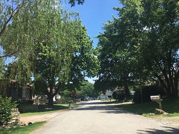 5th image of 109 S Paul Dr