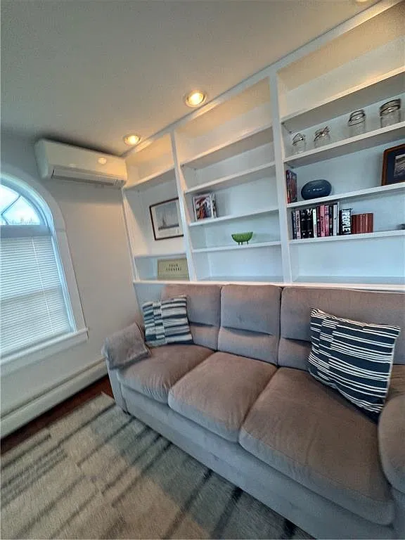 3 bed, 1904 sqft, $3,700 — Photo 4