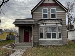 512 Booth Ave, Larimore, ND 58251