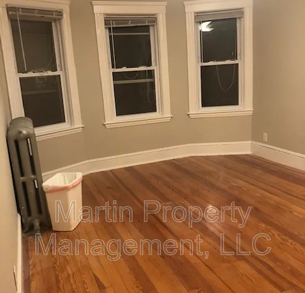27 Grant Ave #1 — Photo 4