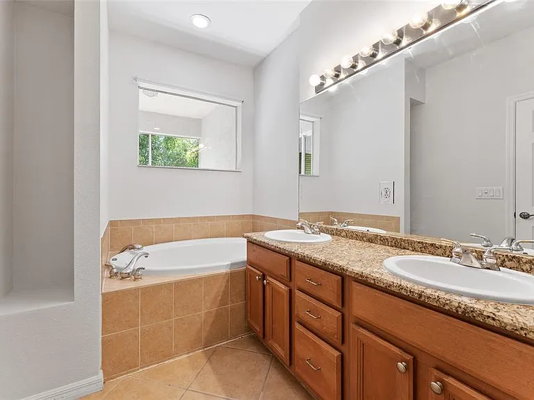 14055 Waterville Cir — Photo 37
