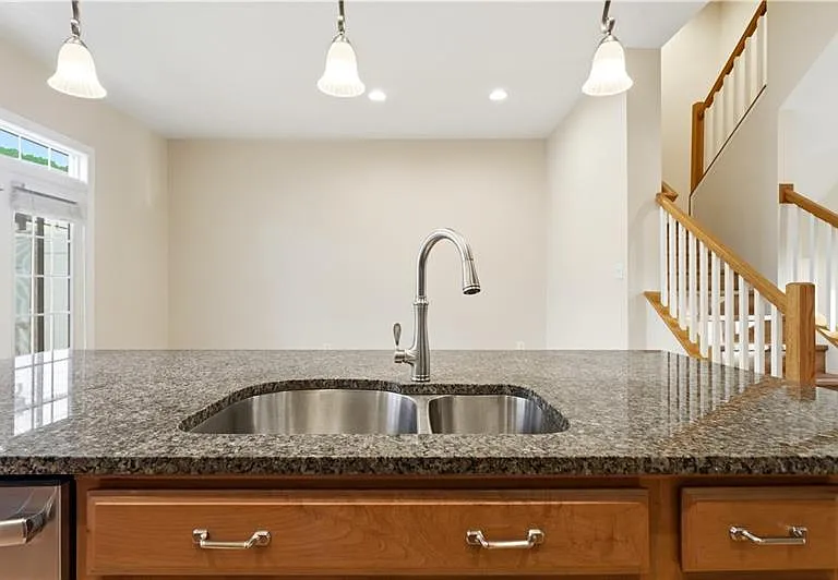 335 Osona Ln — Photo 6