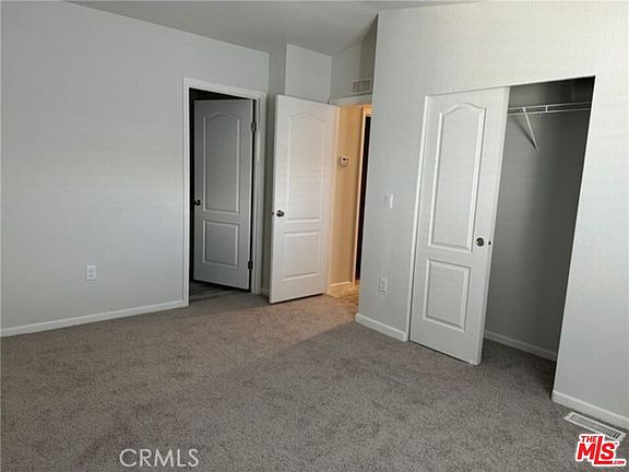 5th image of 122 E Balboa Ln