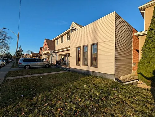 972 Langlois Ave Photo 1