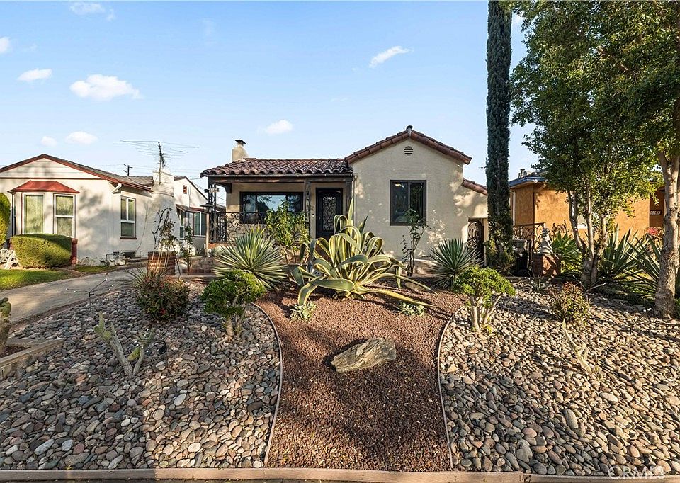1st image of 1652 La Golondrina Ave