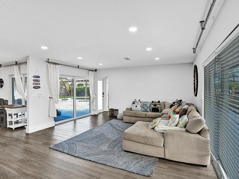 343 Layne Blvd — Photo 16