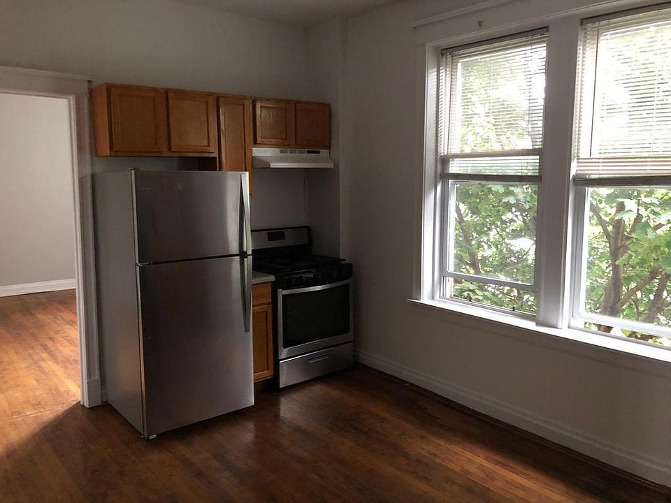 1st image of 1215 N Washtenaw Ave #3