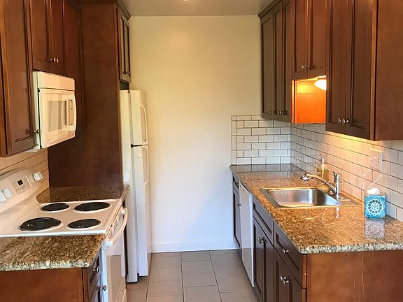 2nd image of 1164 Clinton St APT 1