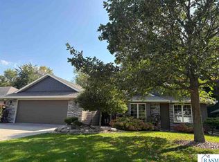 105 Crystal Ln, Mankato, MN 56001