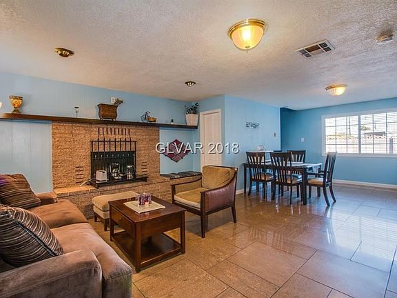 3rd image of 1628 Capistrano Ave