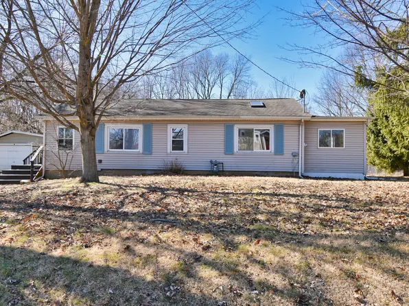 590 Graham St, Cassopolis, MI 49031