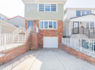 108 Evergreen St, Bayonne, NJ 07002