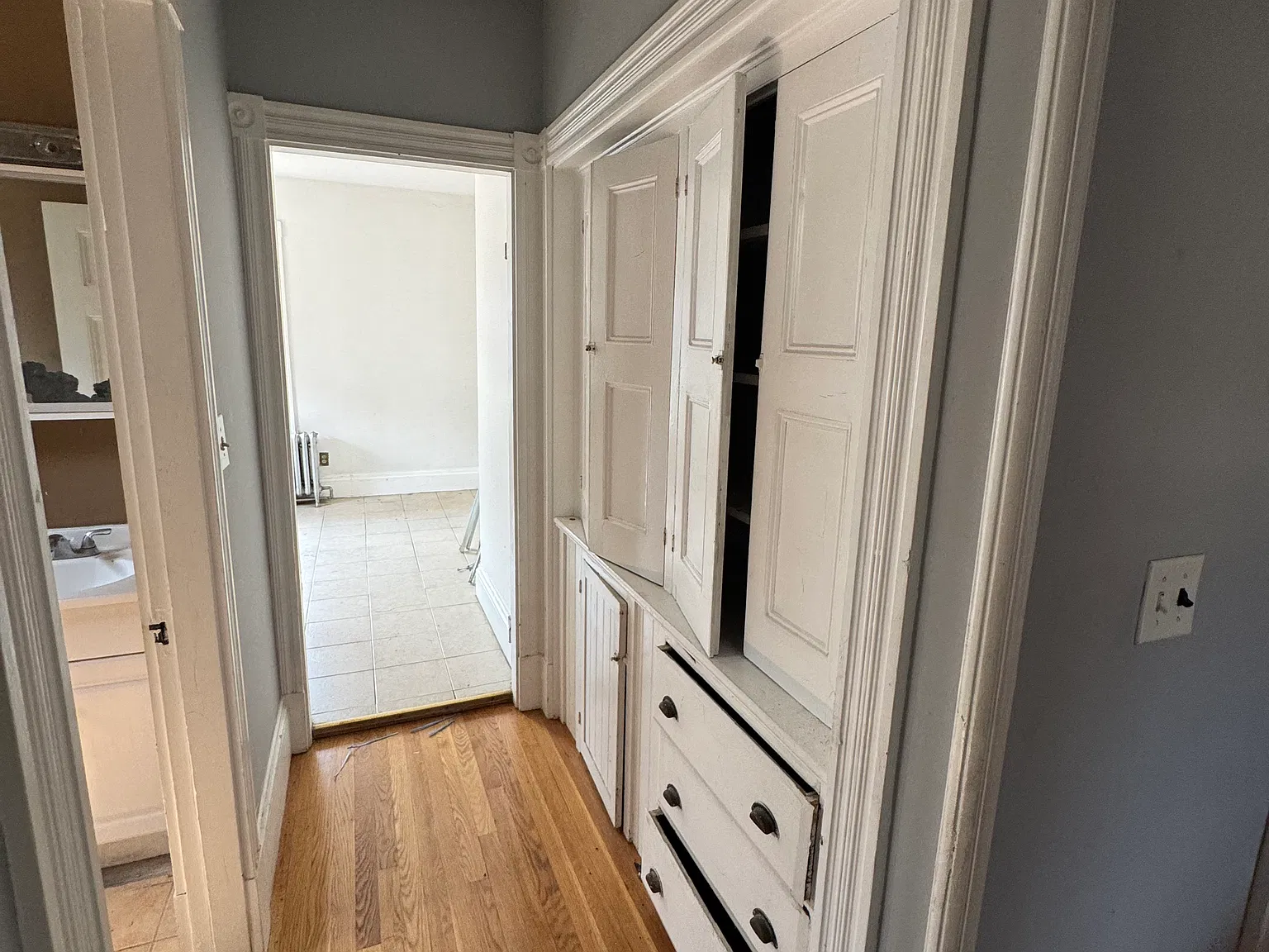 3 bed, 772 sqft, $3,600 — Photo 3