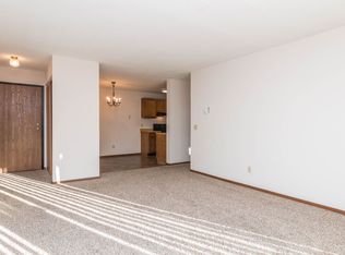 MEADOW WOOD, Lincoln, NE 68521