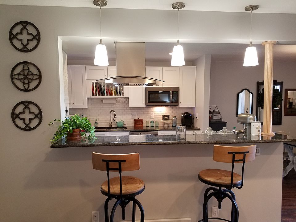 1st image of 690 Tall Oaks Ct