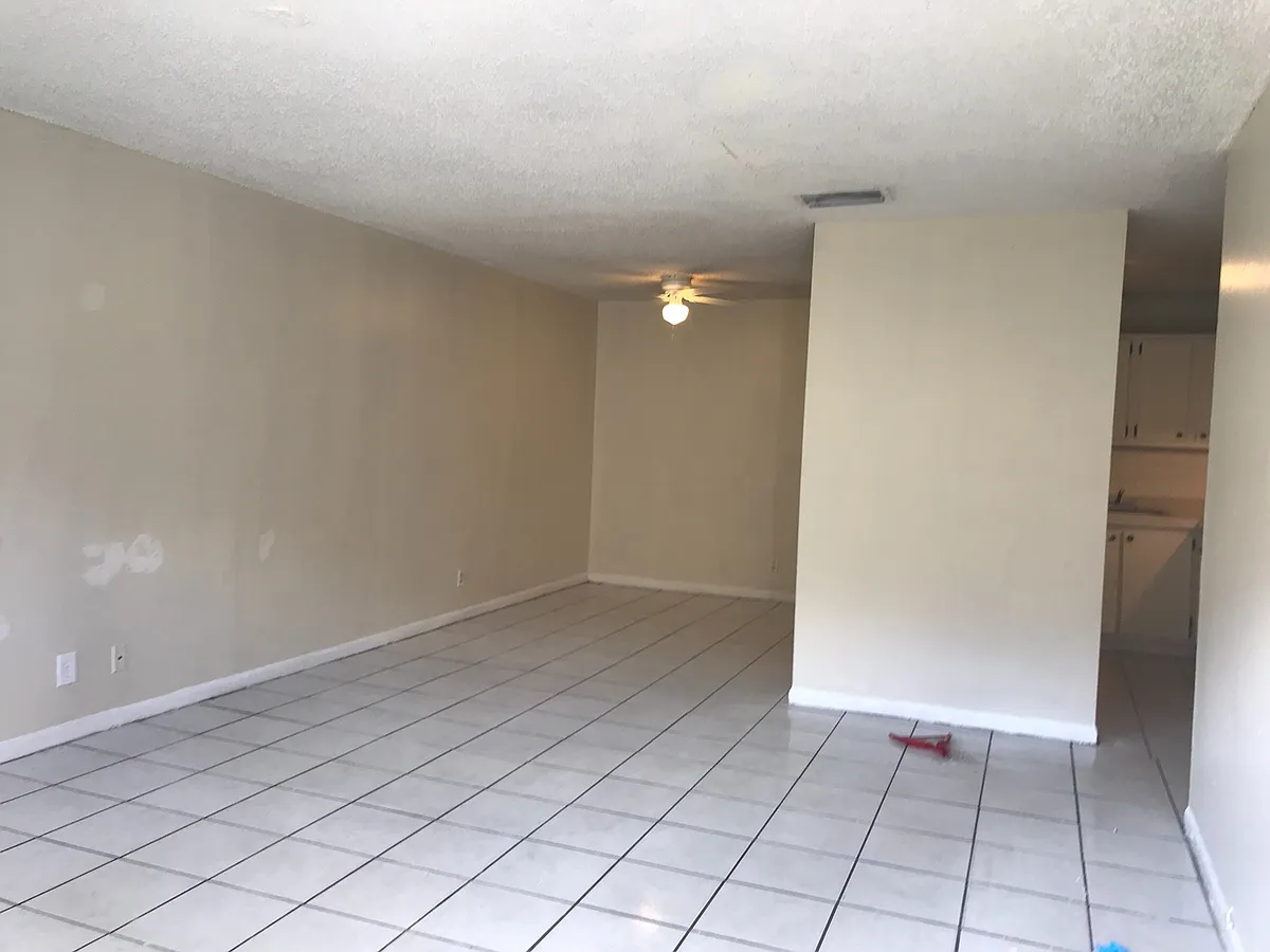 Building Photo - 5220 NW 24th St #149