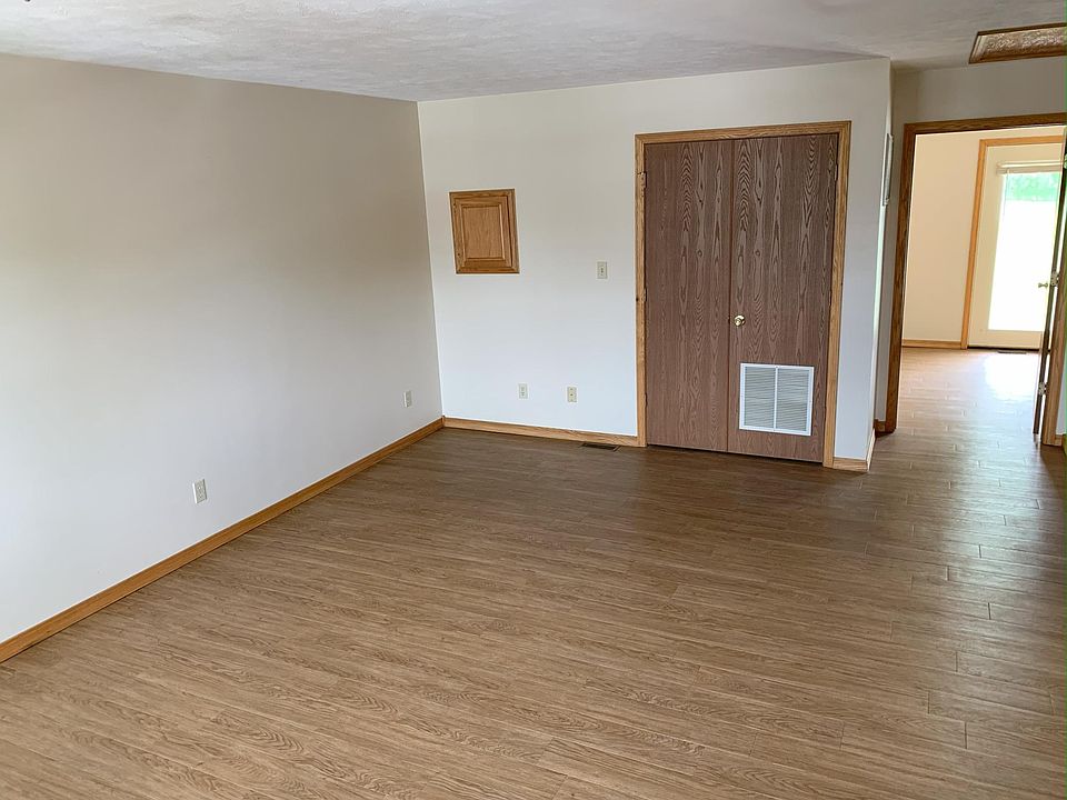 1st image of 328 N Lakeland Dr #328