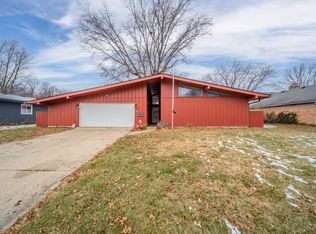 827 Bittersweet Ln, Anderson, IN 46011