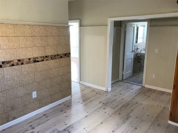 250-252 Farmington Ave #2, Cranston, RI 02920