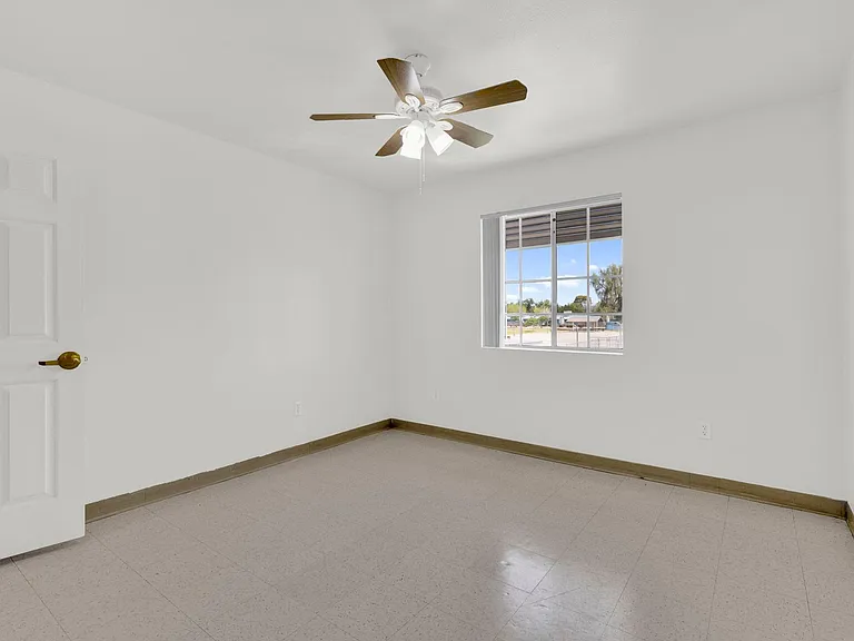 2302 W Colter St — Photo 49